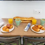 Pierres Noires - Coup de coeur : studio neuf et cosy, proche centre-ville et Fac / stationnement gratuit / 100m du bus